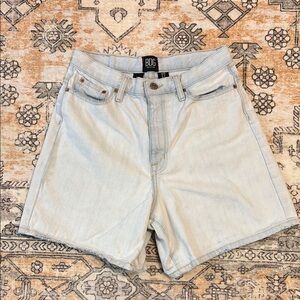 BDG 27 mom high rise 💯 cotton denim shorts in light wash by urban outfitters